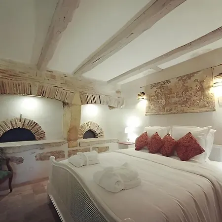 Domaine De La Barde In The Old Walnut Mill And Forge