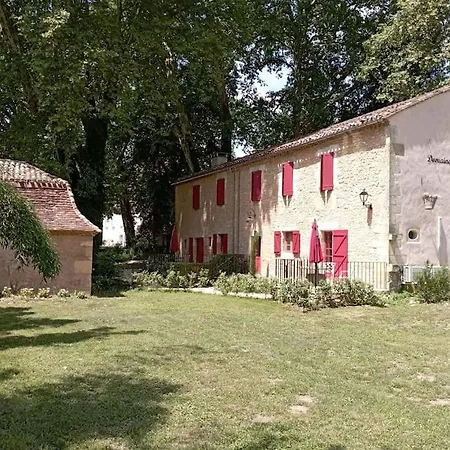 Domaine De La Barde In The Old Walnut Mill And Forge アパート *