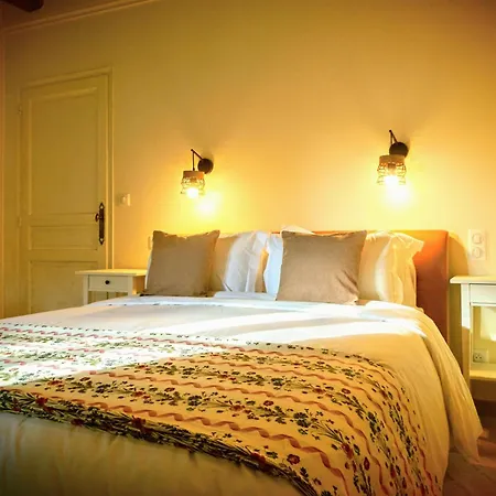 Domaine De La Barde In The Old Walnut Mill And Forge ル・ビュグ