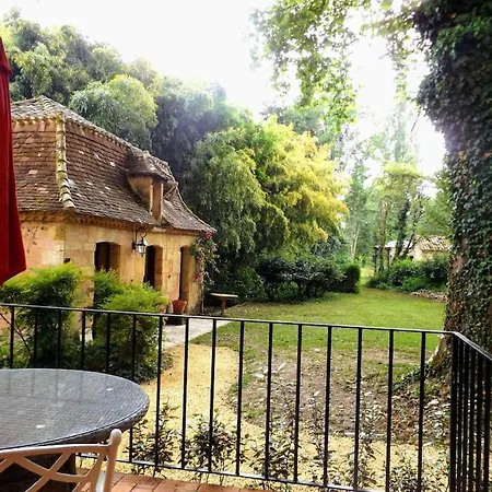 Domaine De La Barde In The Old Walnut Mill And Forge Le Bugue