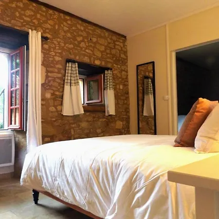 Domaine De La Barde In The Old Walnut Mill And Forge Apartment *